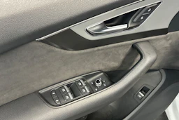 valkoinen Audi Q7 2017 kuva 19.