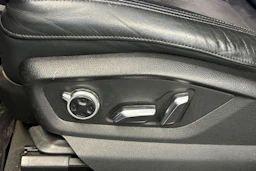 valkoinen Audi Q7 2017 kuva 20.