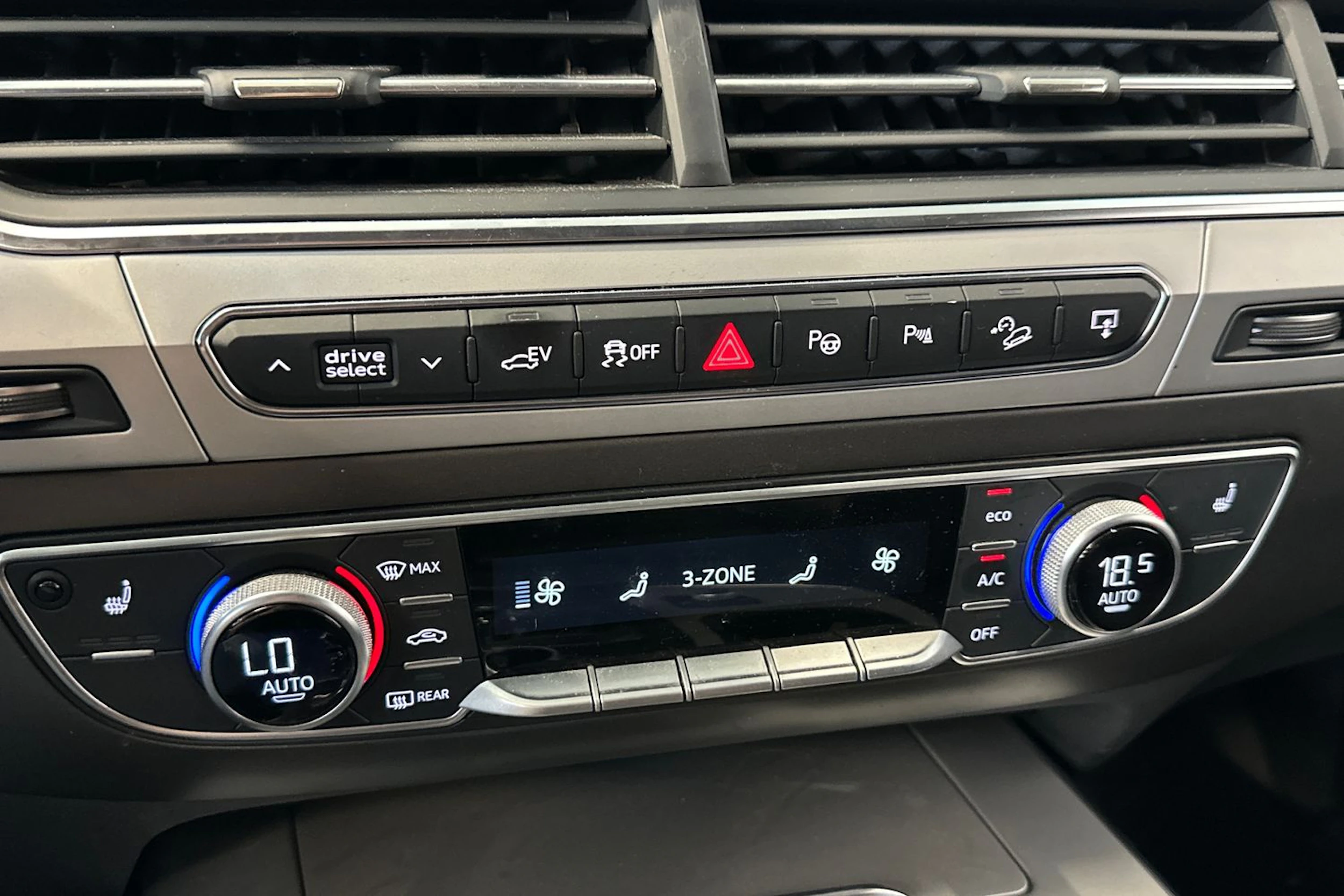valkoinen Audi Q7 2017 kuva 27.