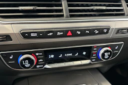 valkoinen Audi Q7 2017 kuva 27.