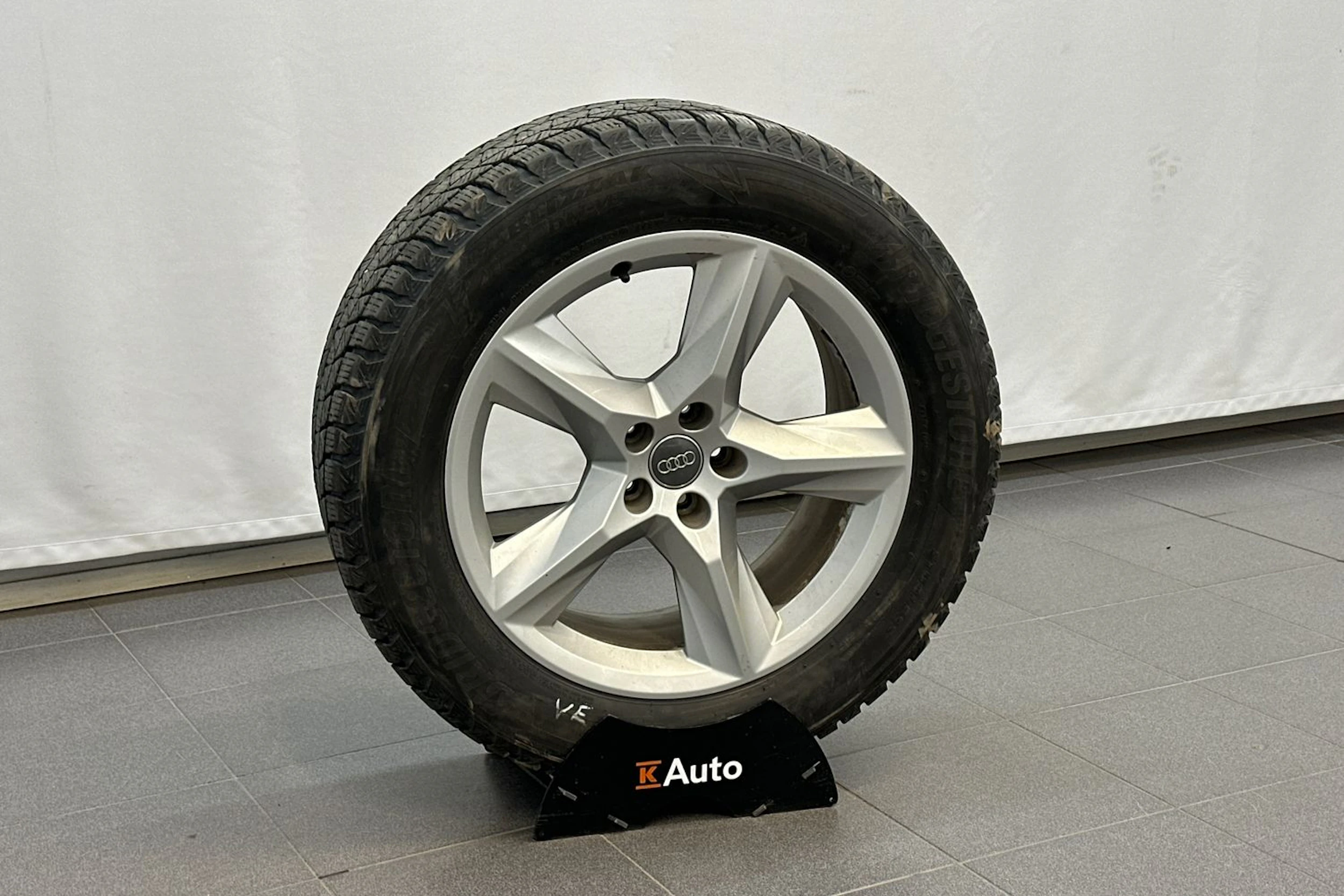 valkoinen Audi Q7 2017 kuva 34.