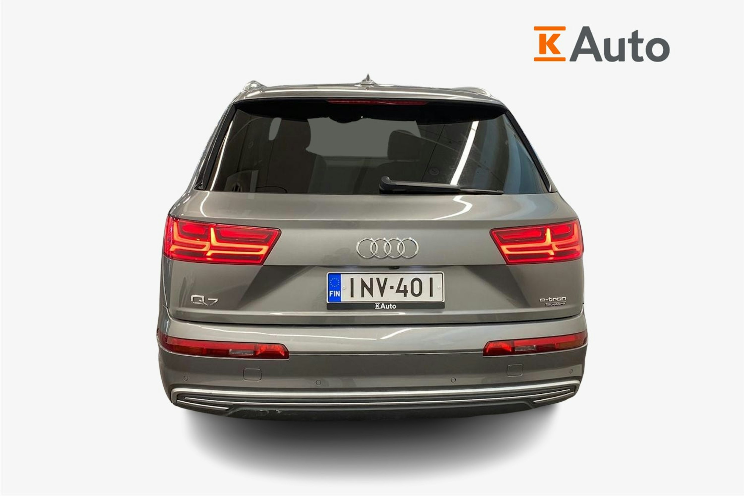 harmaa Audi Q7 2017 kuva 3.