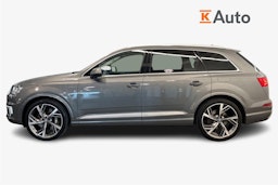 harmaa Audi Q7 2017 kuva 6.