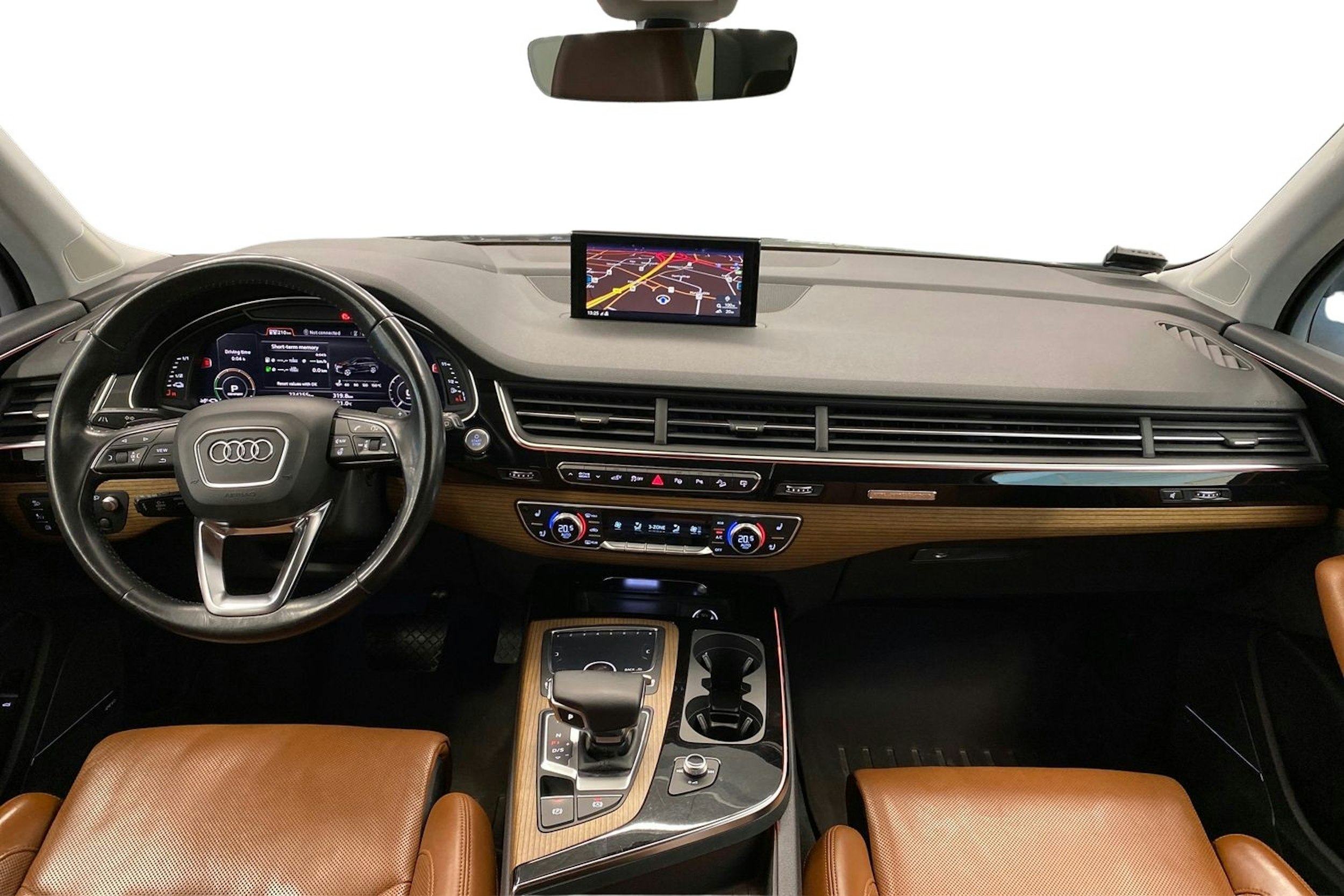 harmaa Audi Q7 2017 kuva 9.