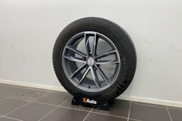 harmaa Audi Q7 2017 kuva 13.