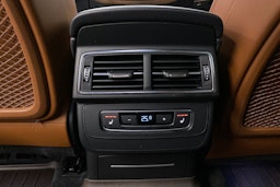 harmaa Audi Q7 2017 kuva 17.