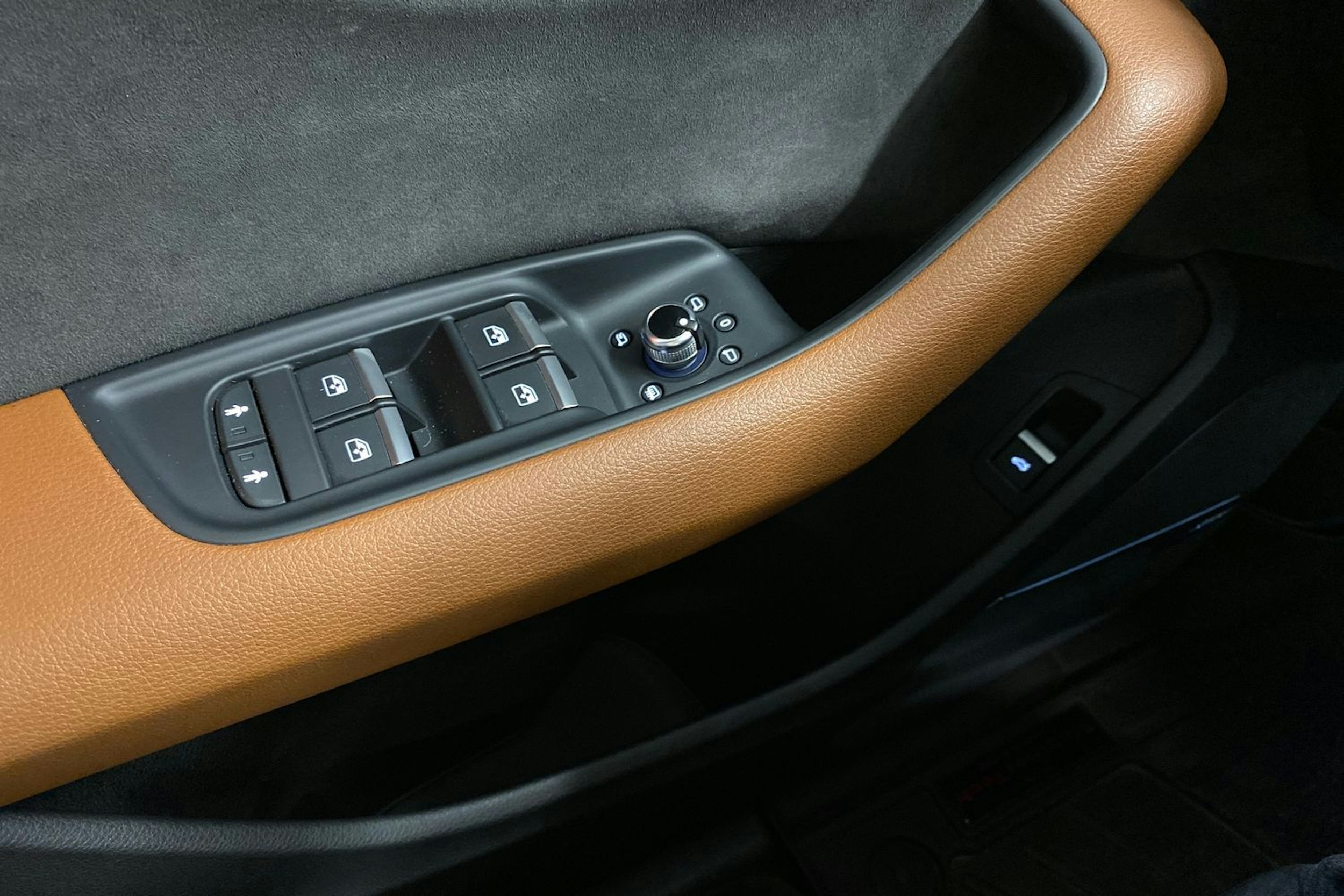 harmaa Audi Q7 2017 kuva 21.