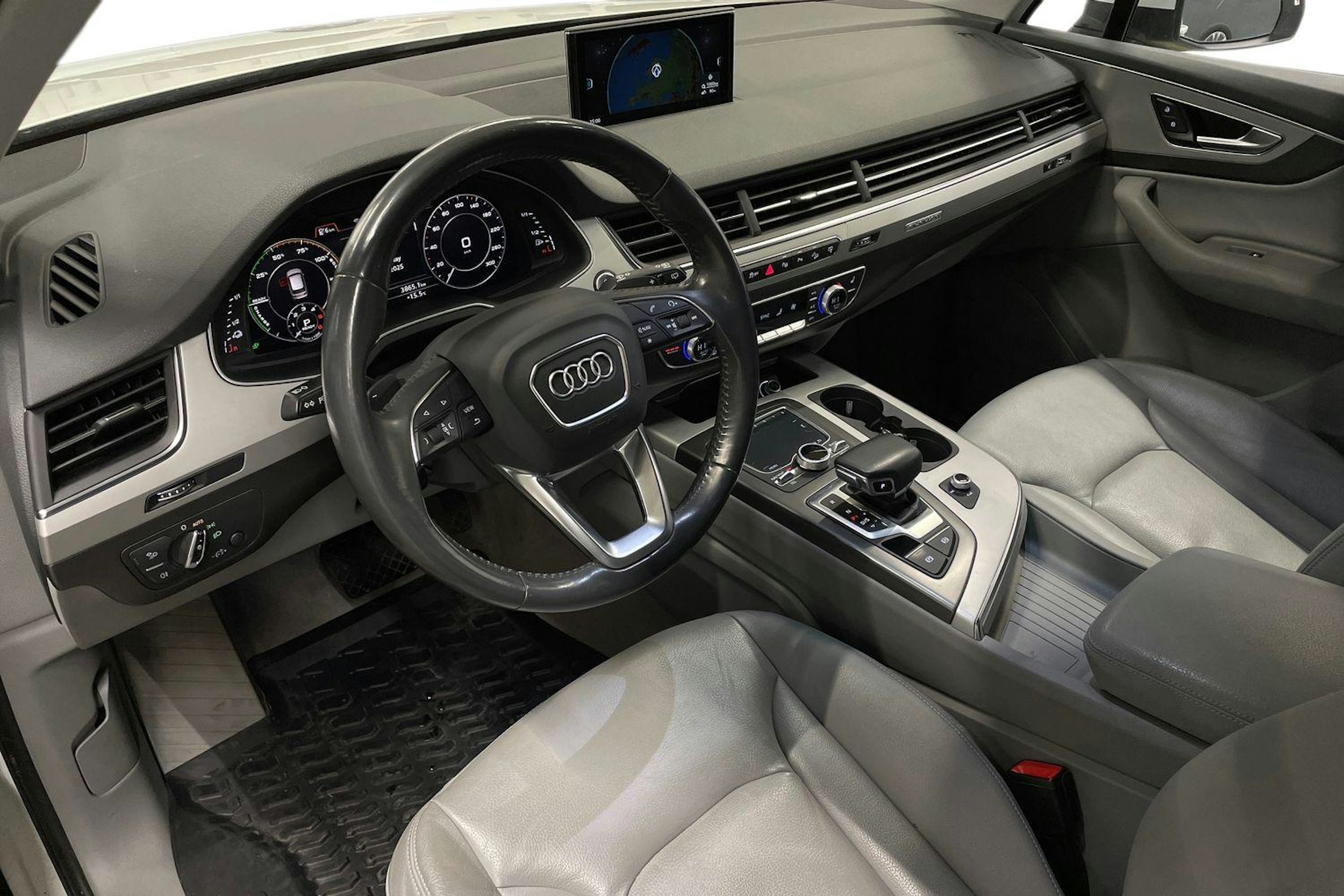 valkoinen Audi Q7 2017 kuva 7.