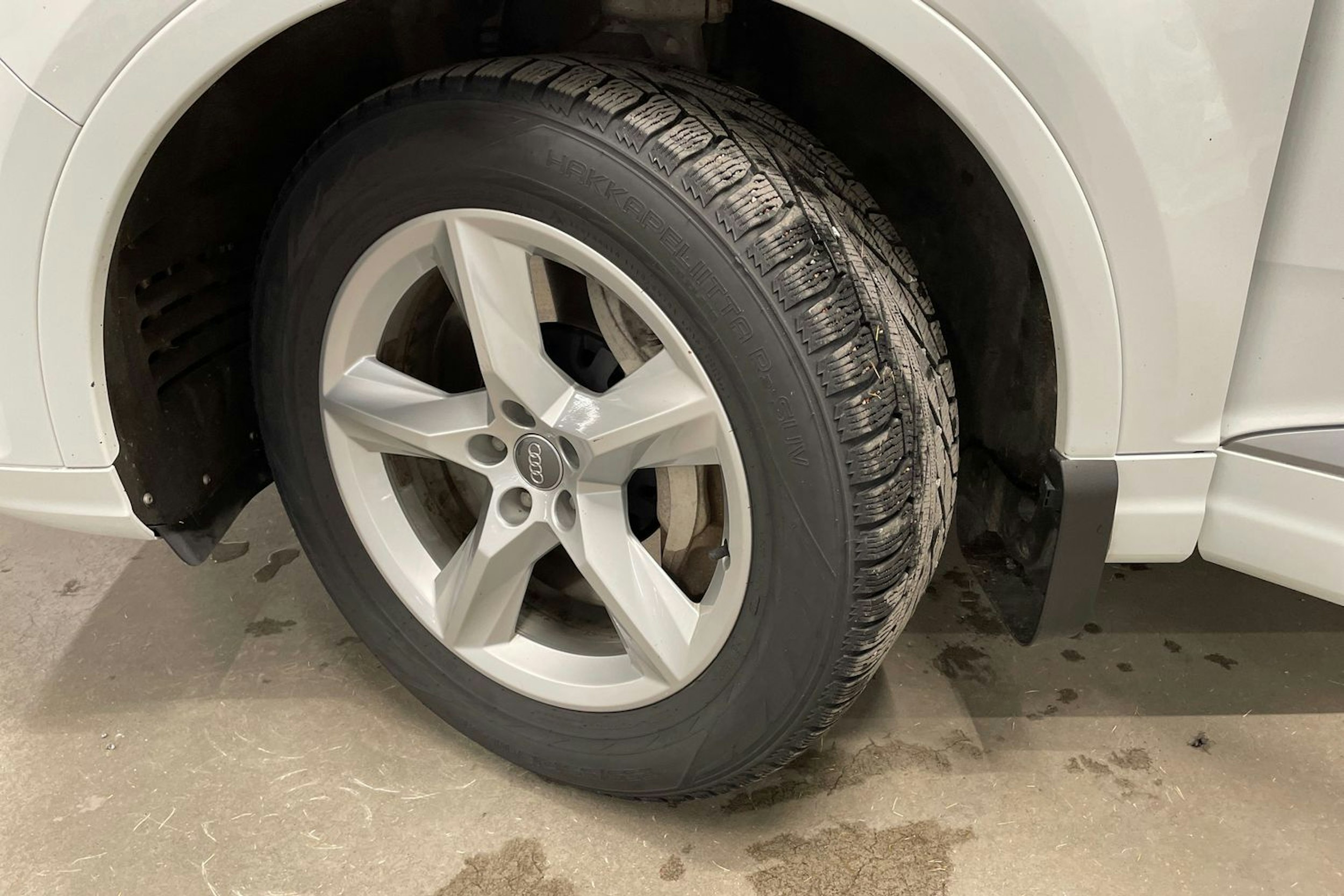 valkoinen Audi Q7 2017 kuva 13.