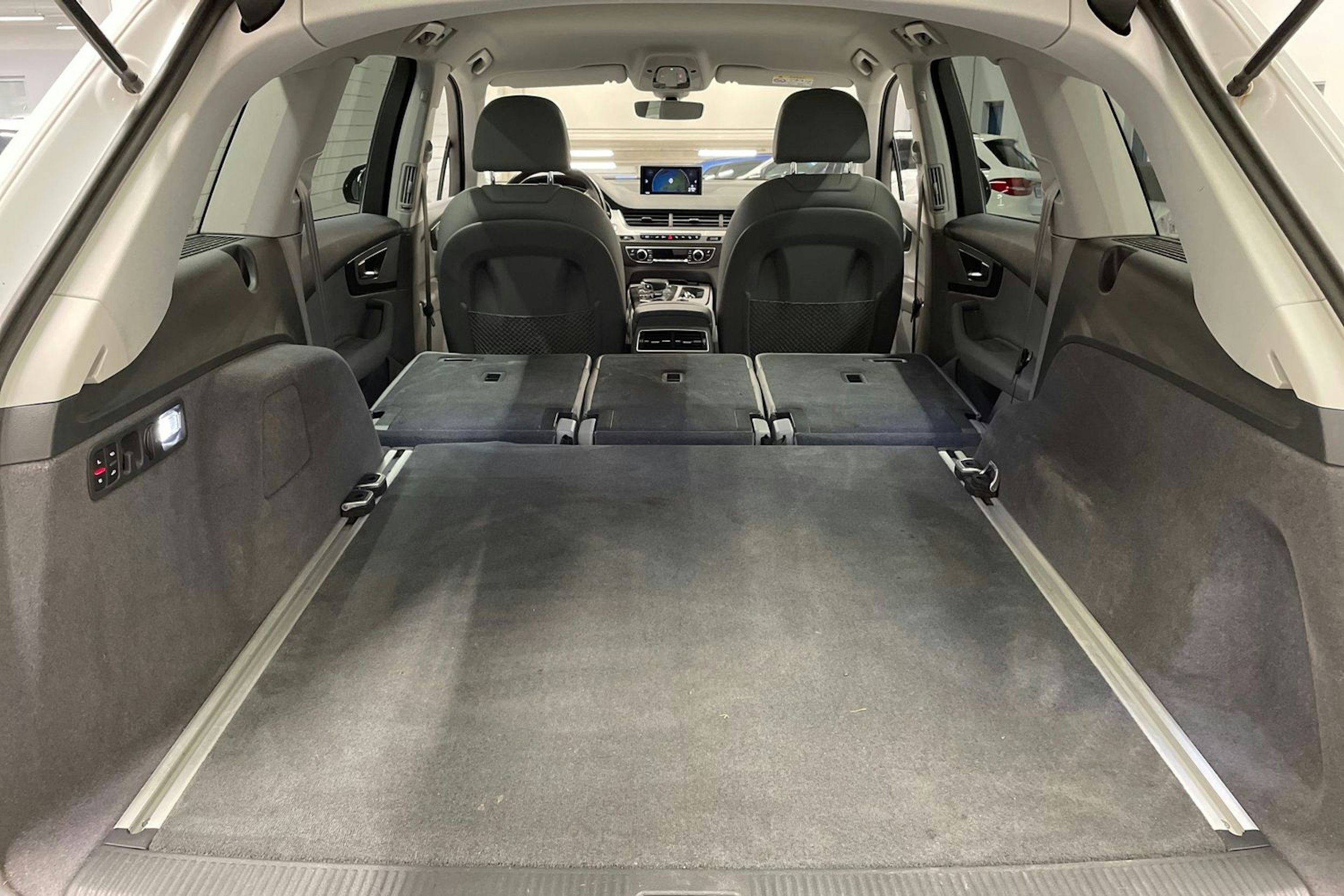 valkoinen Audi Q7 2017 kuva 15.