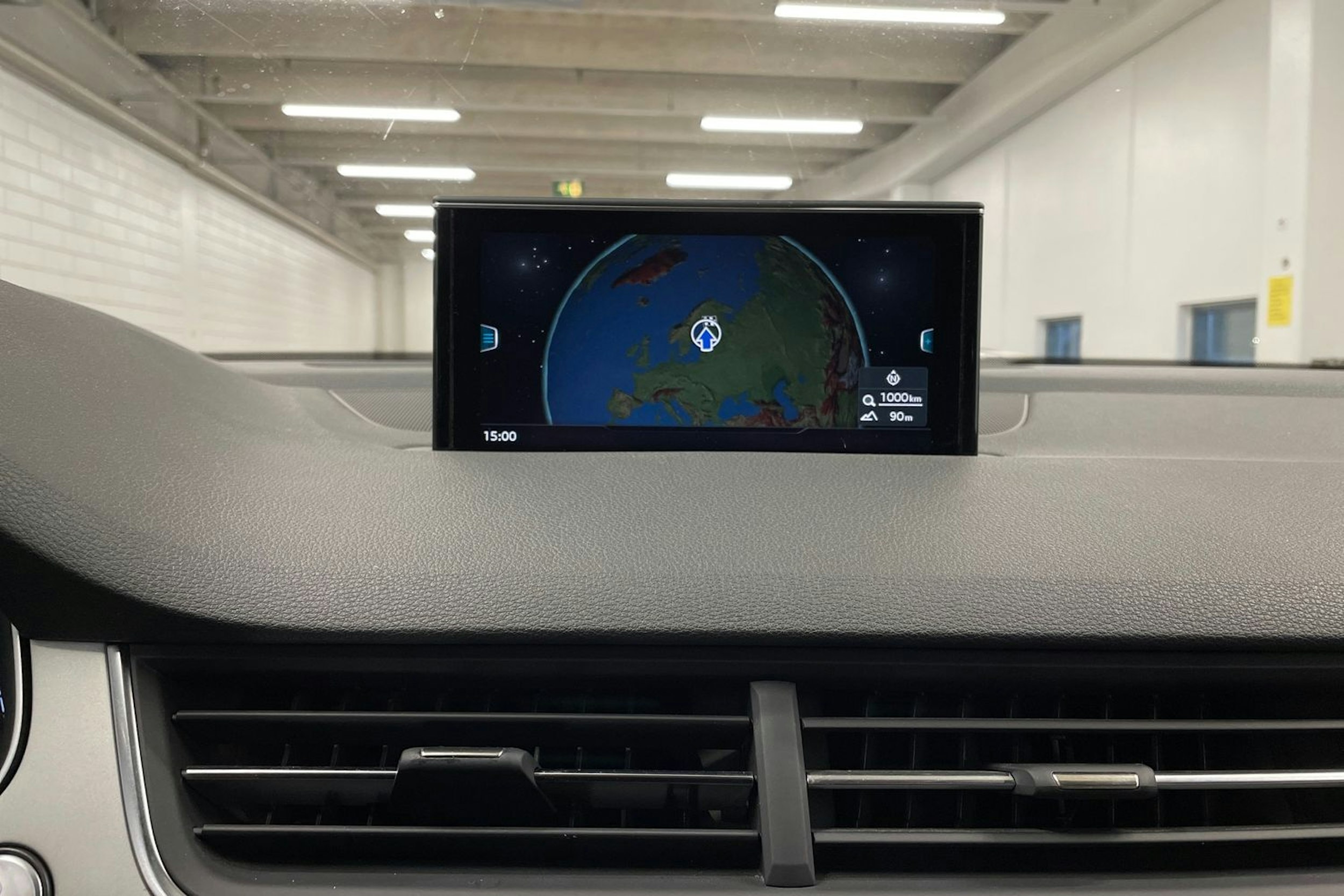 valkoinen Audi Q7 2017 kuva 17.