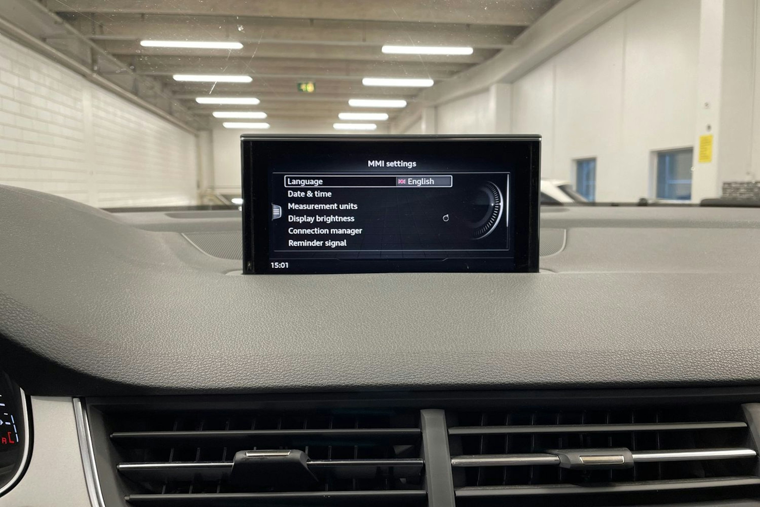 valkoinen Audi Q7 2017 kuva 21.