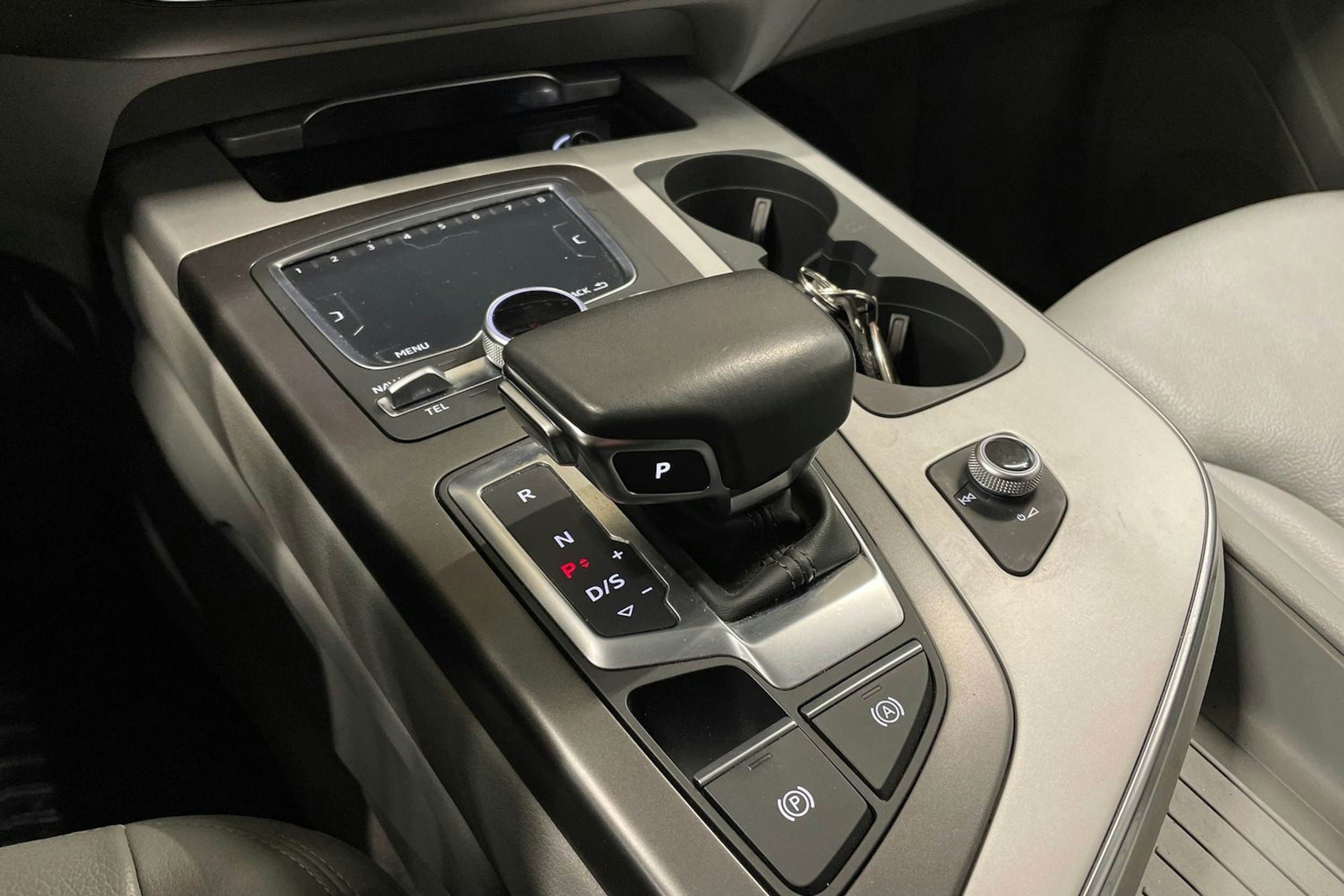 valkoinen Audi Q7 2017 kuva 23.