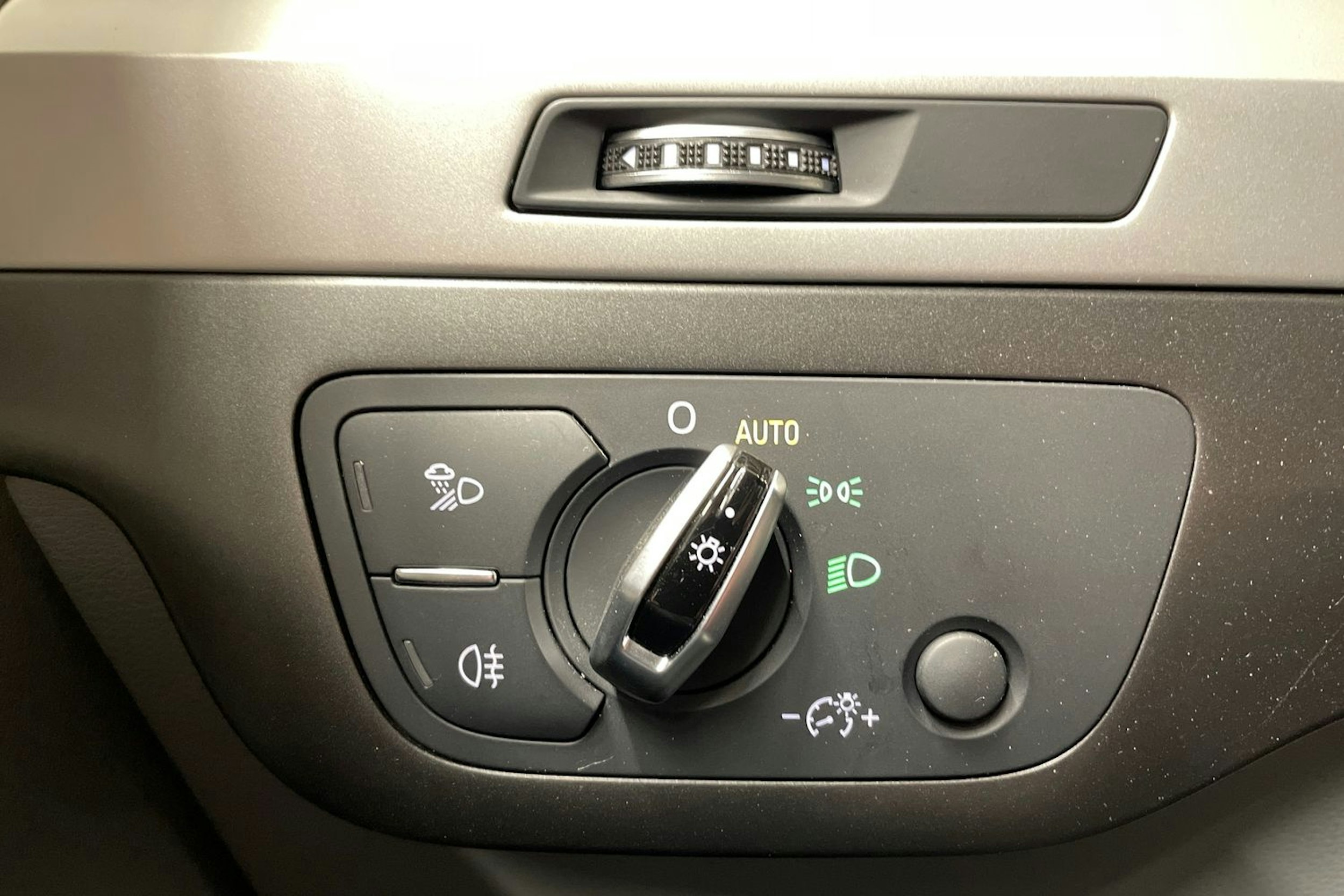 valkoinen Audi Q7 2017 kuva 24.