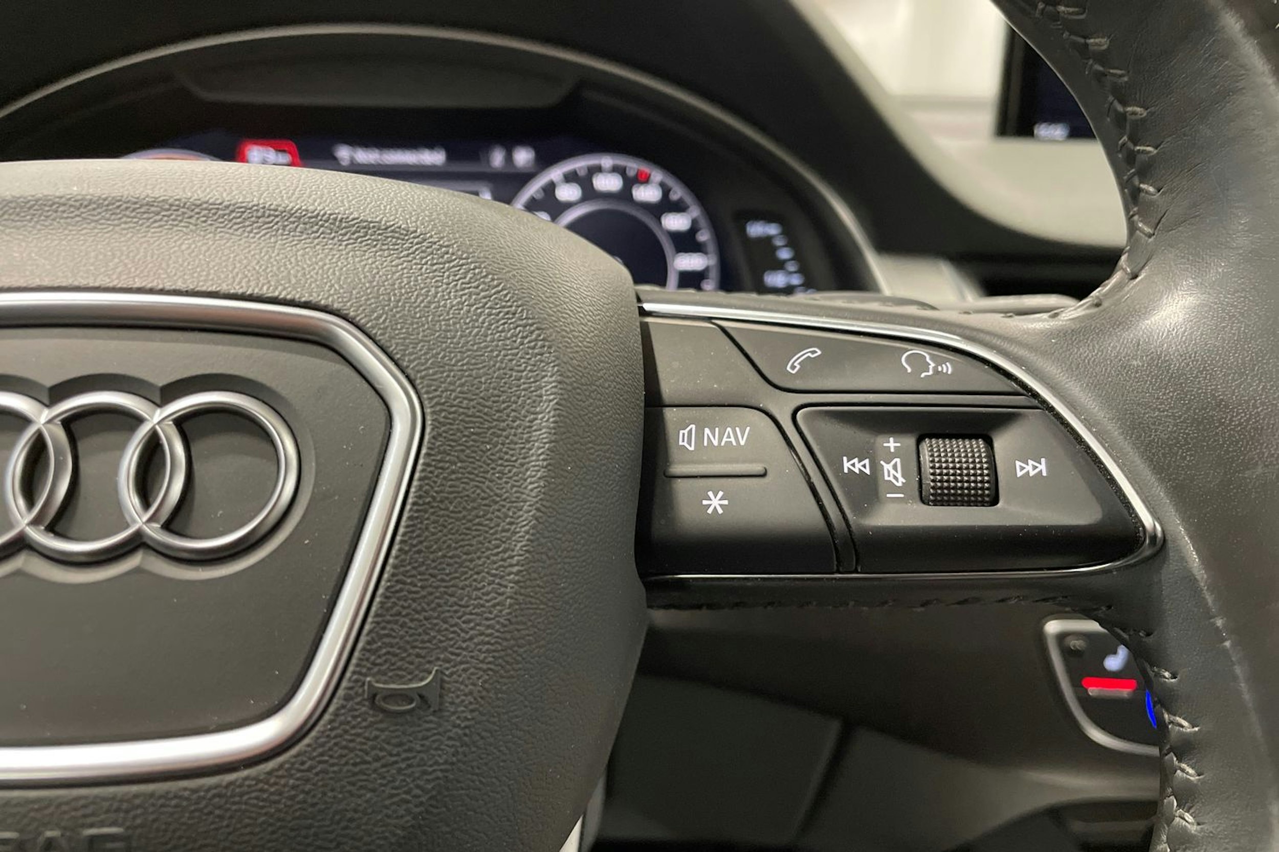 valkoinen Audi Q7 2017 kuva 26.