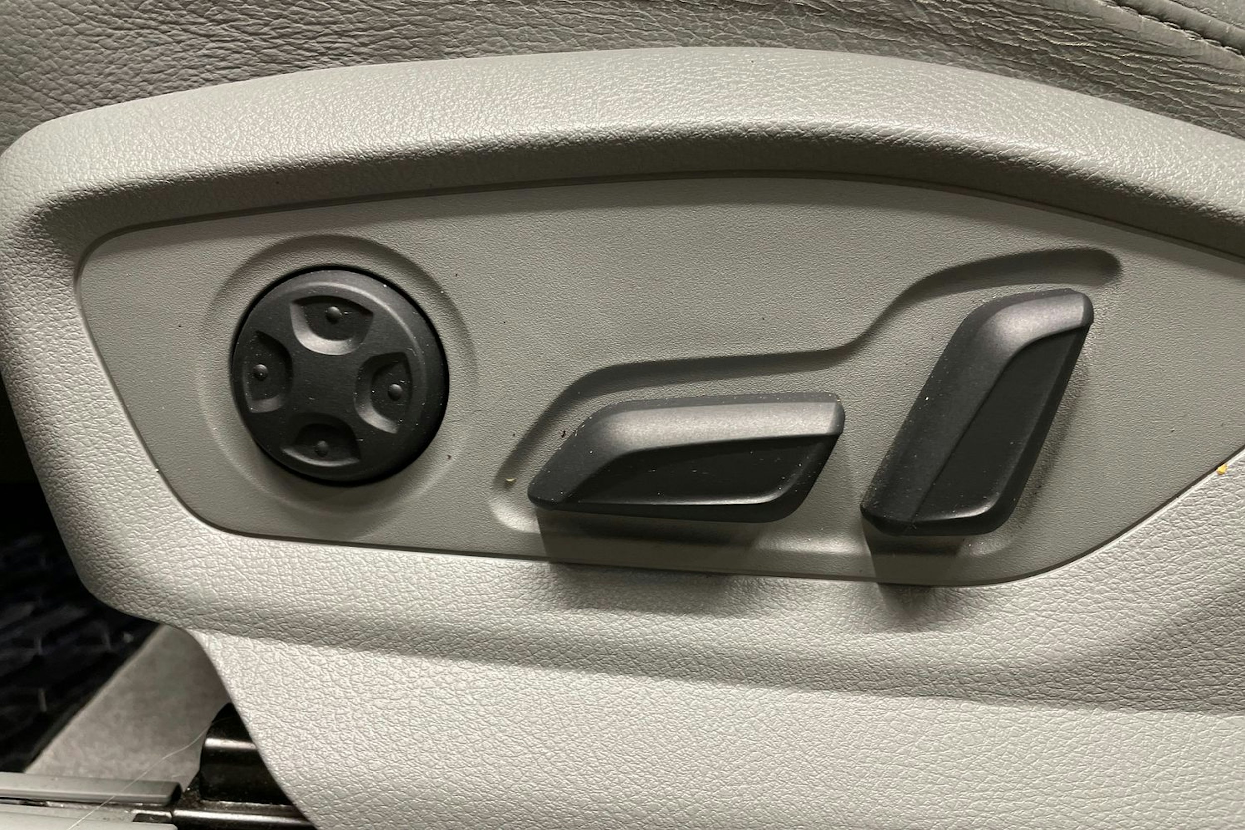 valkoinen Audi Q7 2017 kuva 29.