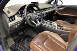Sininen Audi Q7 2017 kuva 6.