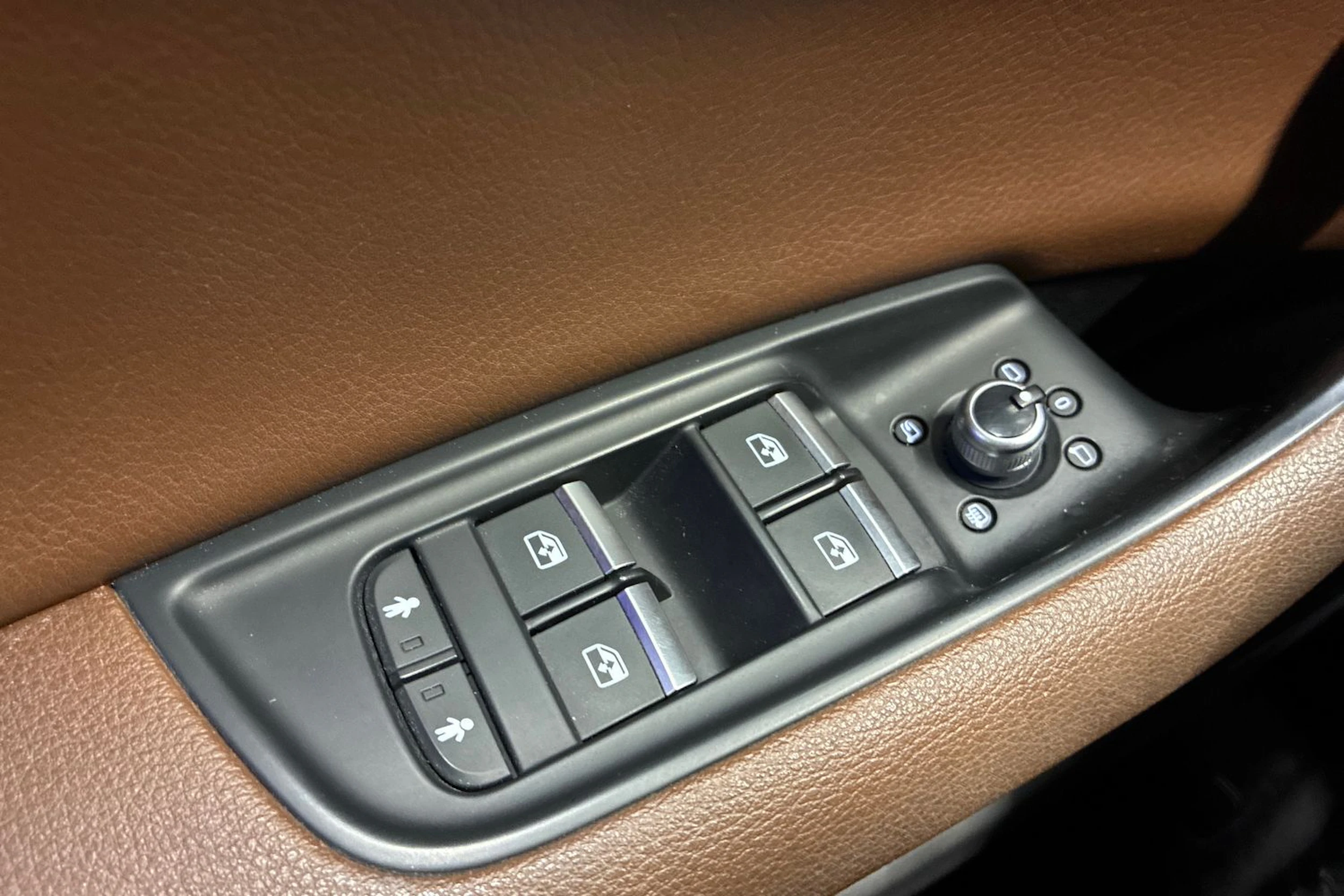 Sininen Audi Q7 2017 kuva 18.