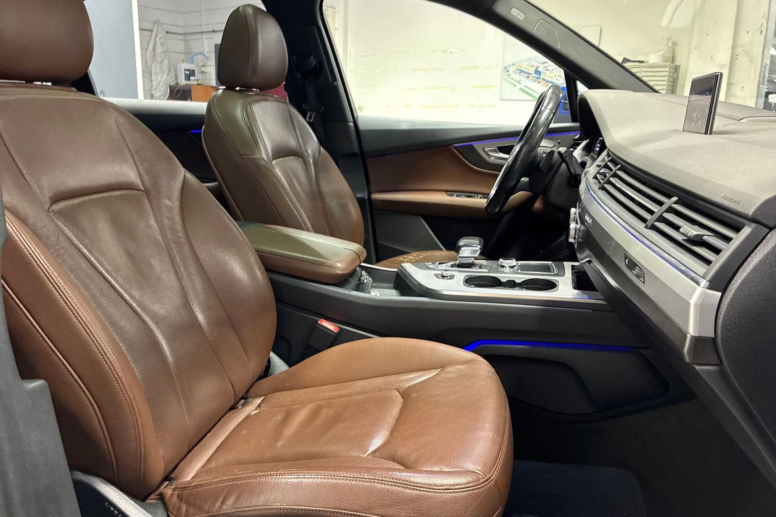 Sininen Audi Q7 2017 kuva 35.