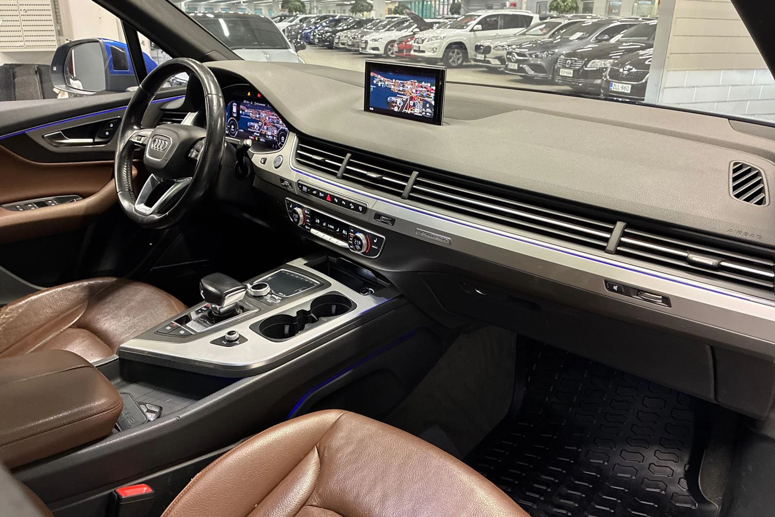 Sininen Audi Q7 2017 kuva 36.
