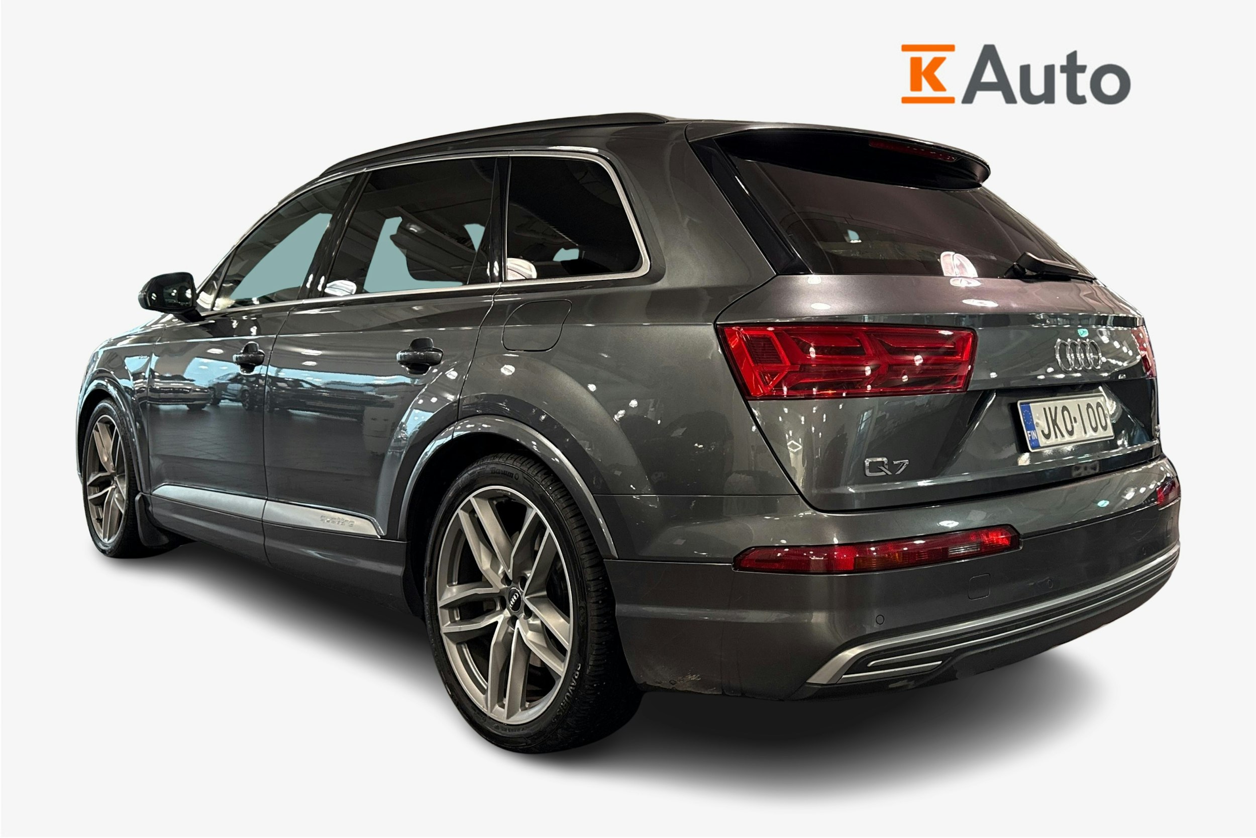 harmaa Audi Q7 2017 kuva 2.