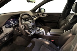 harmaa Audi Q7 2017 kuva 7.