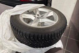 harmaa Audi Q7 2017 kuva 13.