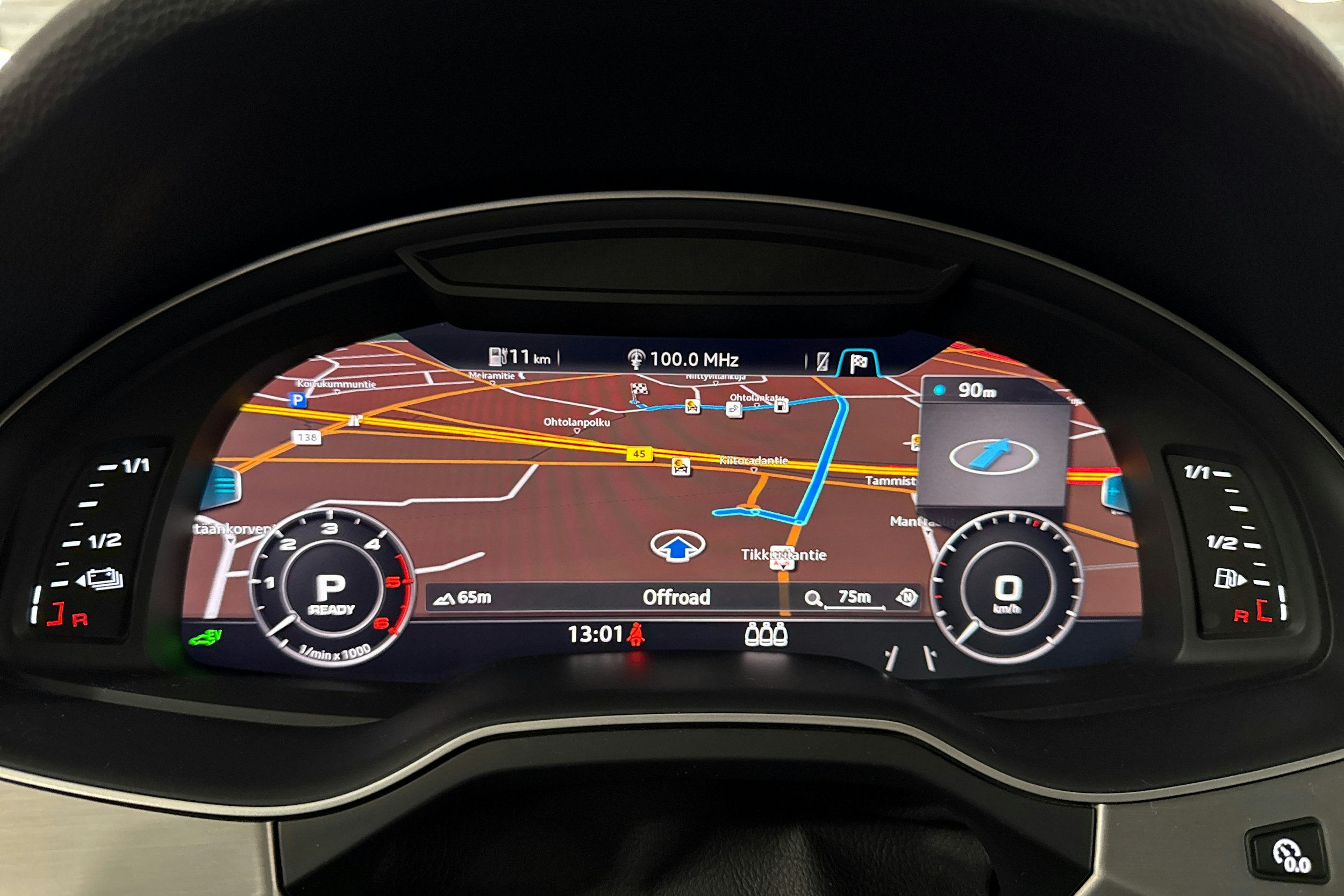 harmaa Audi Q7 2017 kuva 15.