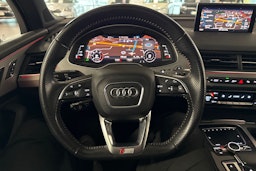 harmaa Audi Q7 2017 kuva 16.