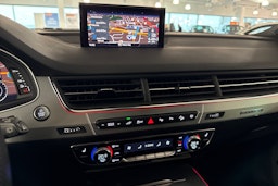 harmaa Audi Q7 2017 kuva 23.