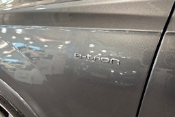harmaa Audi Q7 2017 kuva 32.