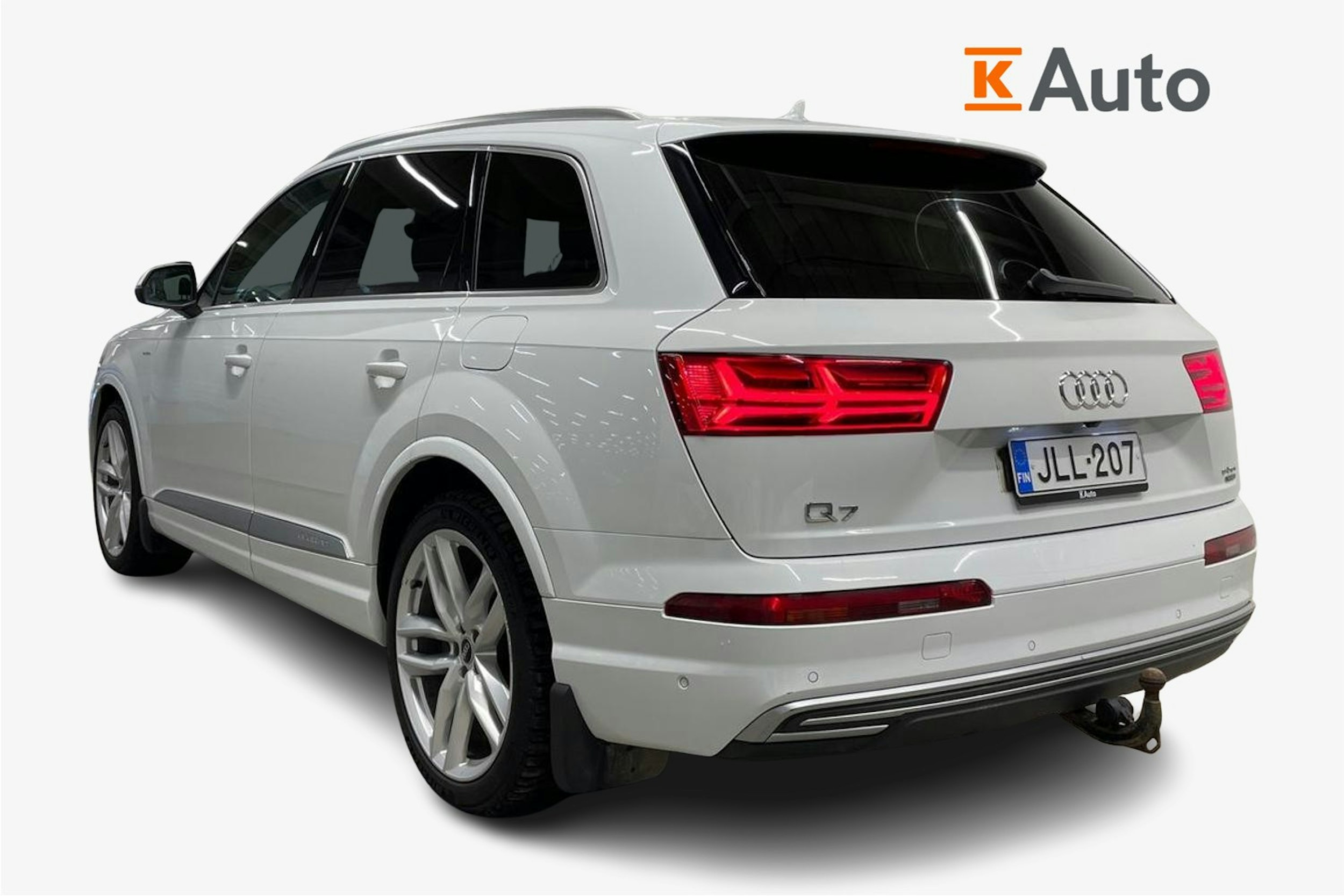 Valkoinen Audi Q7 2017 kuva 2.