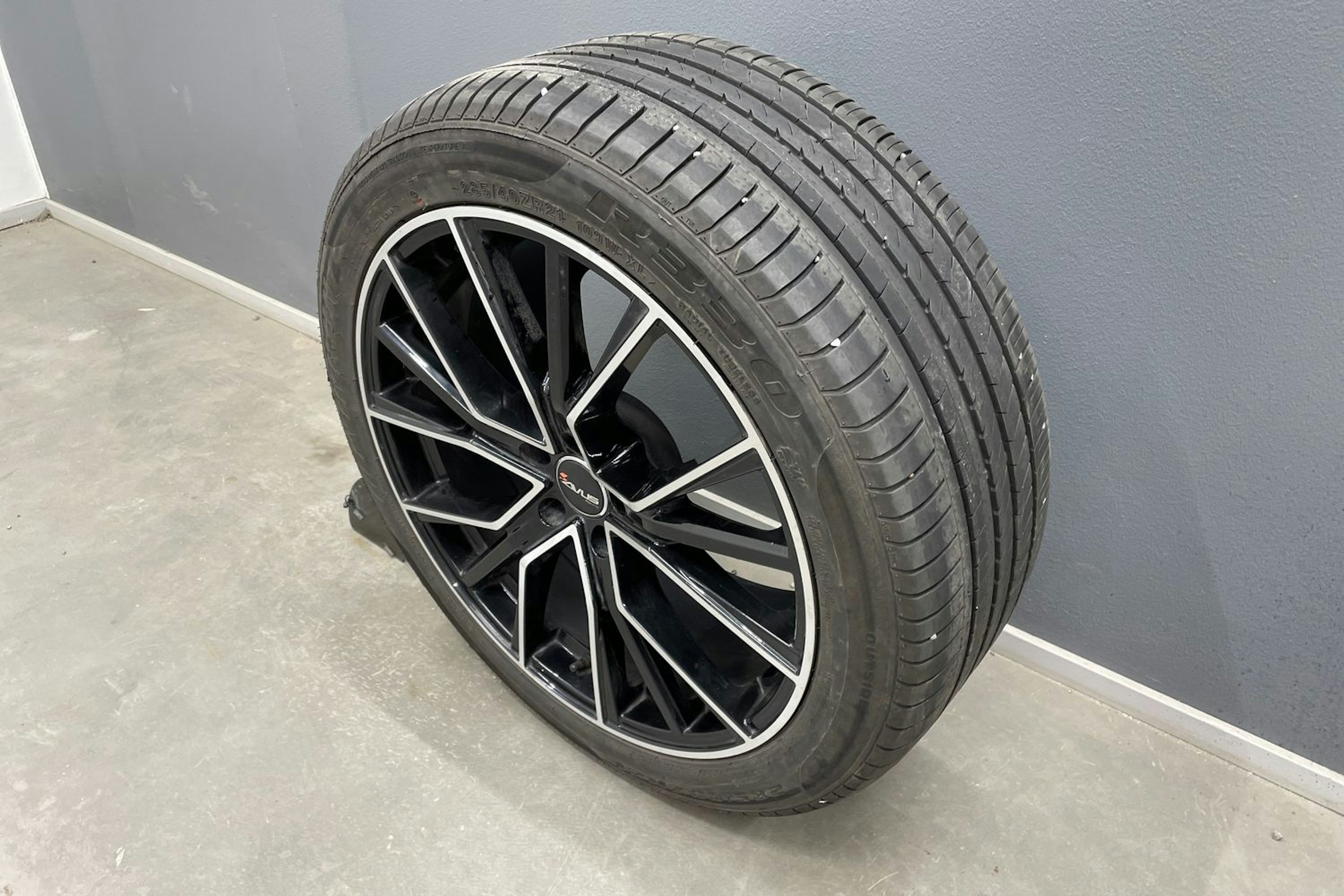 Valkoinen Audi Q7 2017 kuva 14.