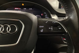 Valkoinen Audi Q7 2017 kuva 25.