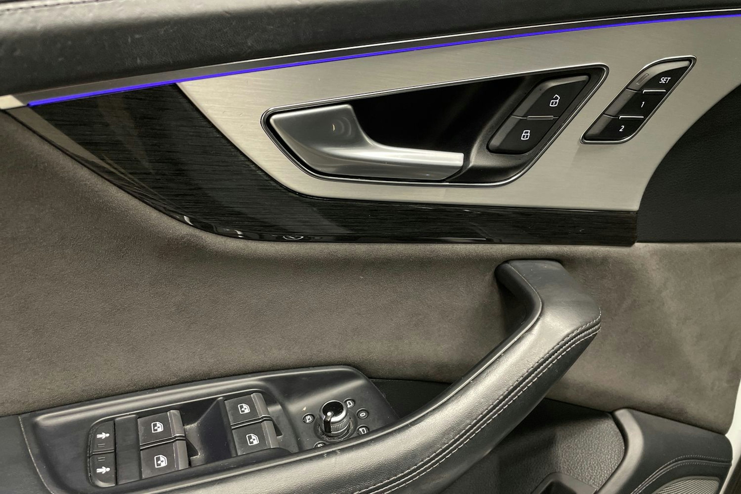 Valkoinen Audi Q7 2017 kuva 27.