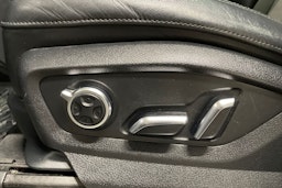 Valkoinen Audi Q7 2017 kuva 28.