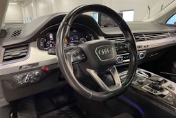 Valkoinen Audi Q7 2017 kuva 31.