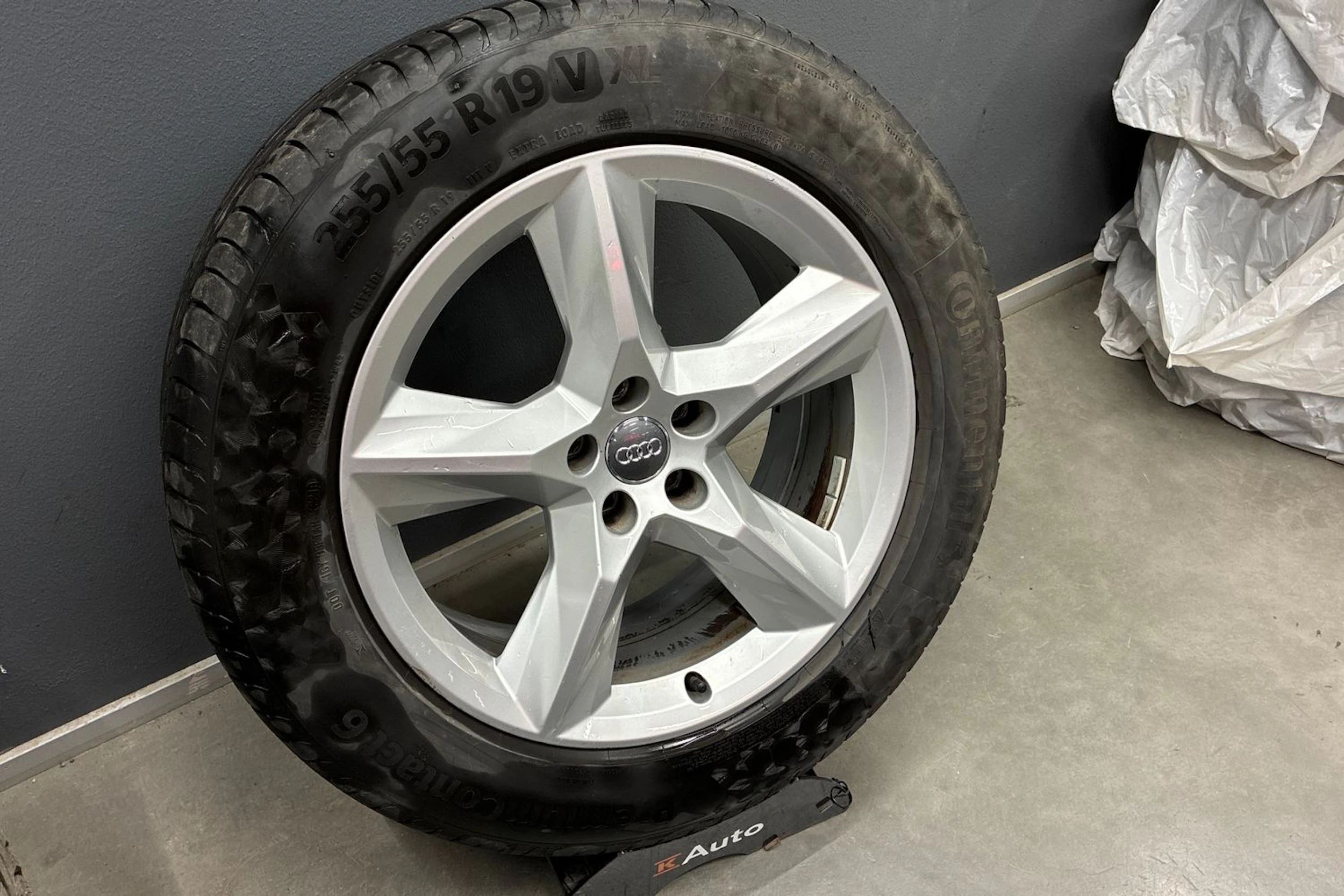 musta Audi Q7 2018 kuva 13.