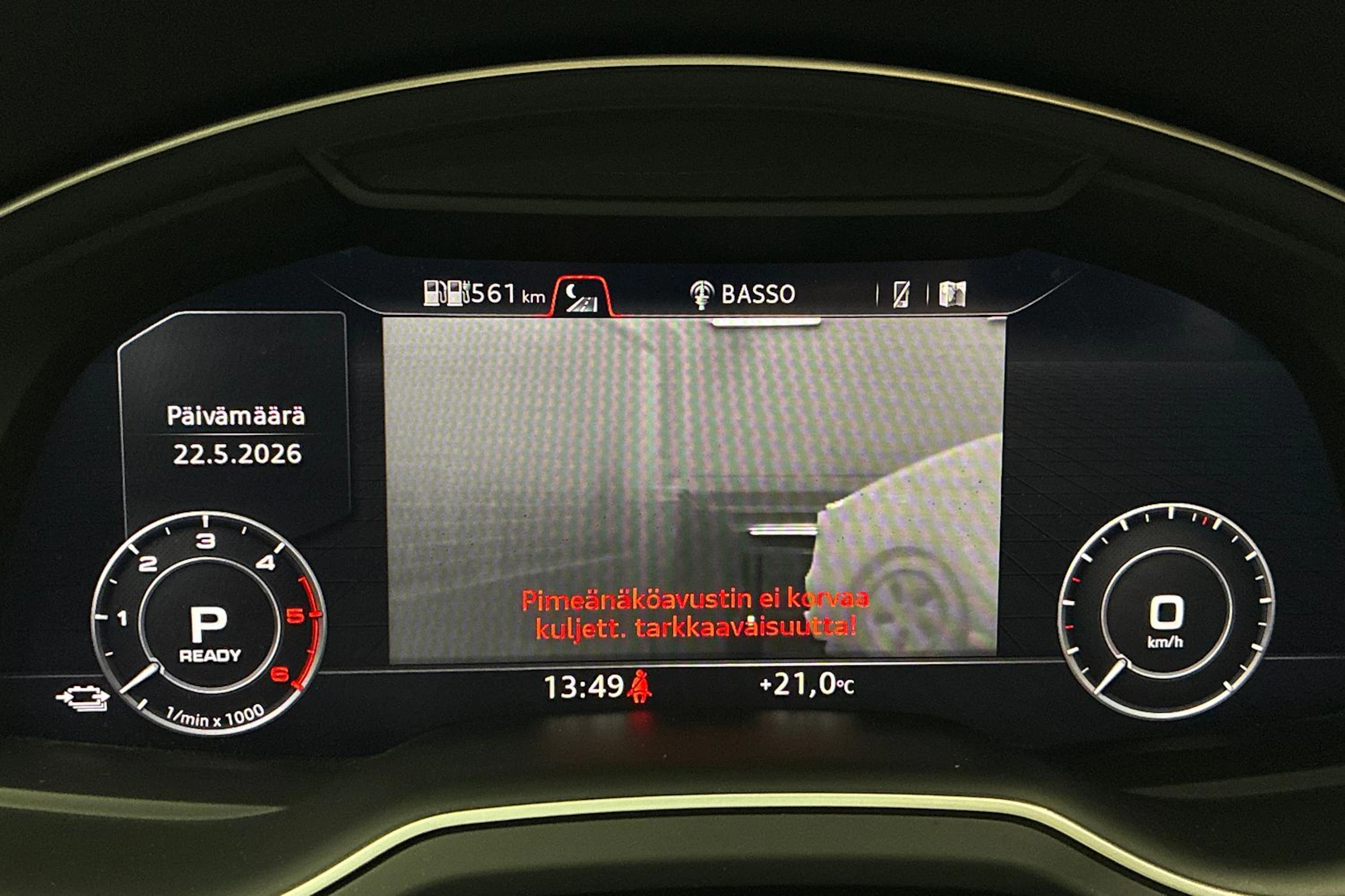 musta Audi Q7 2018 kuva 17.