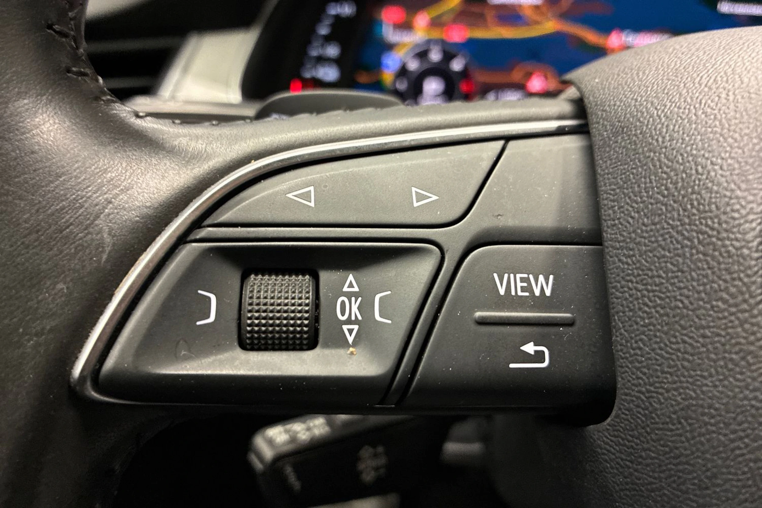 musta Audi Q7 2018 kuva 18.