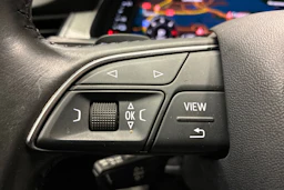musta Audi Q7 2018 kuva 18.