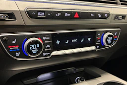 musta Audi Q7 2018 kuva 23.
