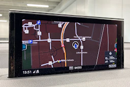 musta Audi Q7 2018 kuva 24.