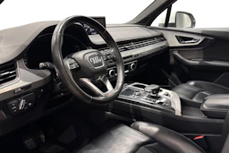 valkoinen Audi Q7 2017 kuva 8.