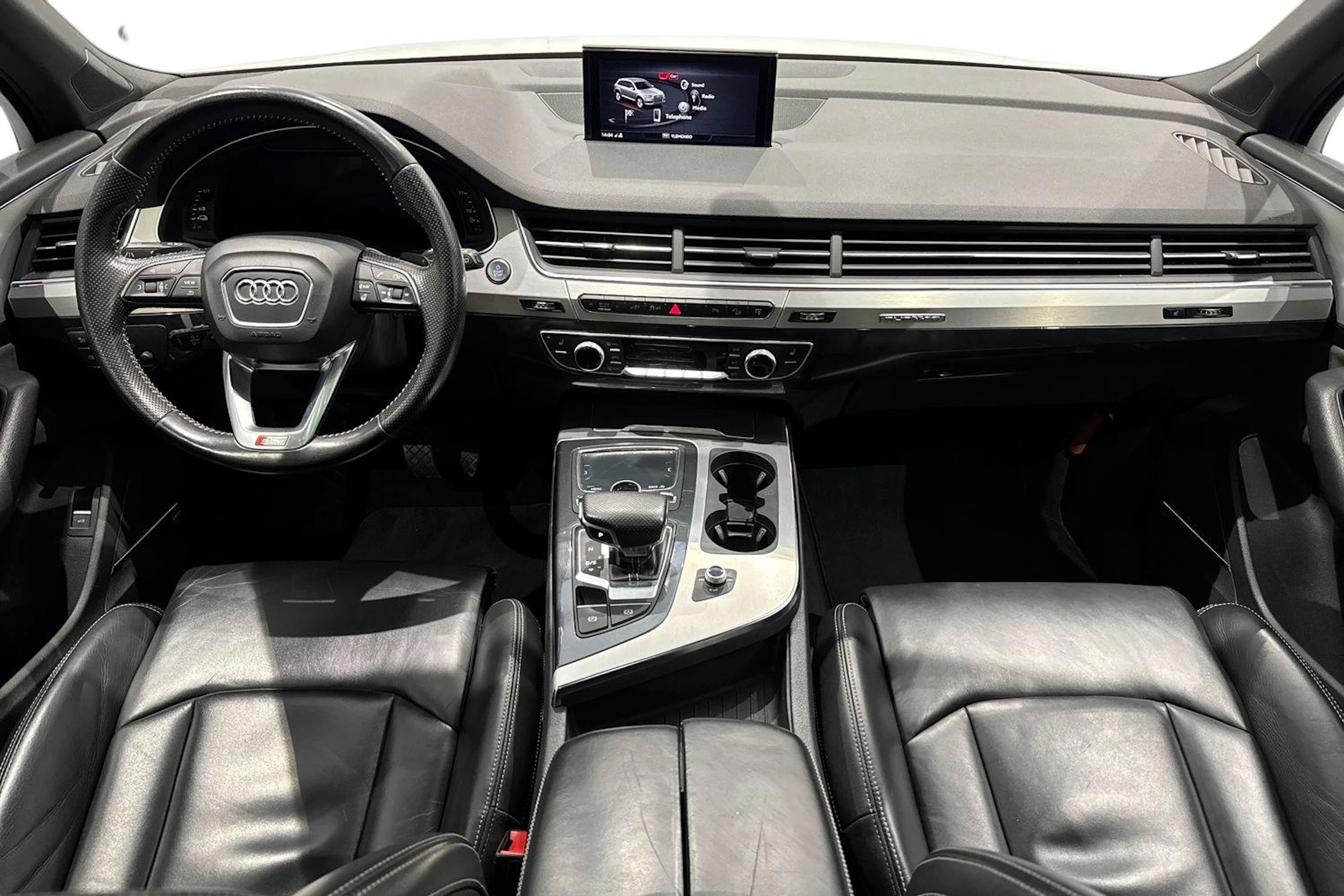 valkoinen Audi Q7 2017 kuva 9.