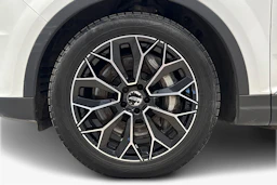 valkoinen Audi Q7 2017 kuva 12.