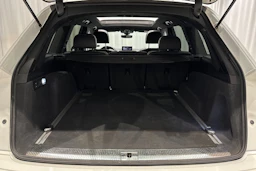 valkoinen Audi Q7 2017 kuva 16.