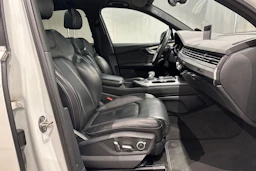 valkoinen Audi Q7 2017 kuva 18.