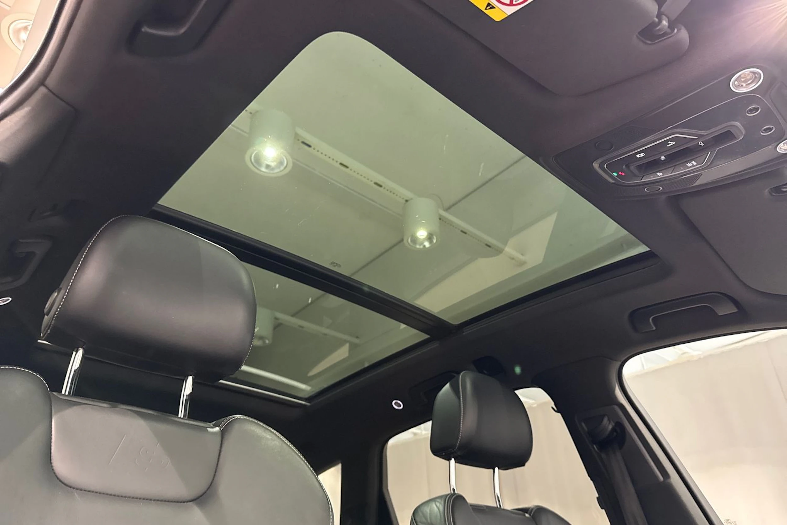 valkoinen Audi Q7 2017 kuva 19.