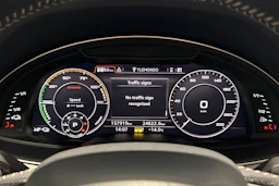valkoinen Audi Q7 2017 kuva 24.